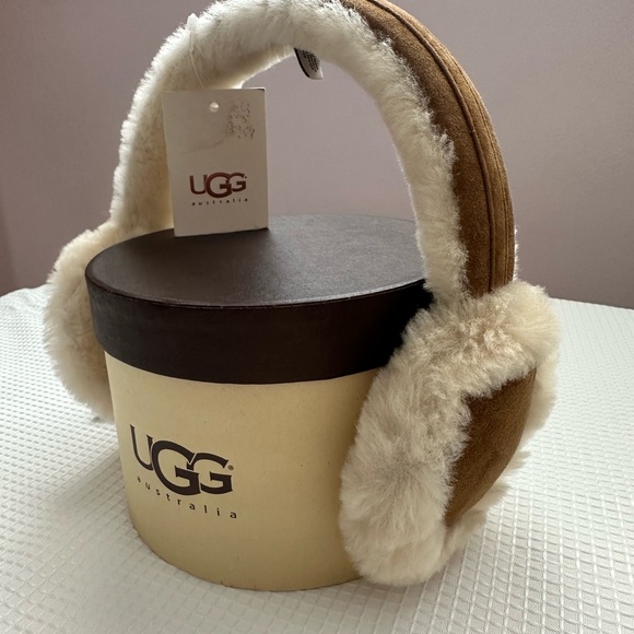 SOLD New Ugg Sheep Skin Shearling EarMuffs Natural Color Adults Buckle $75 - Picture 3 of 11